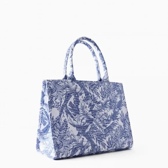 Aritzia Blue and White Patterned Keep Tote Bag Size One - Picture 3 of 10